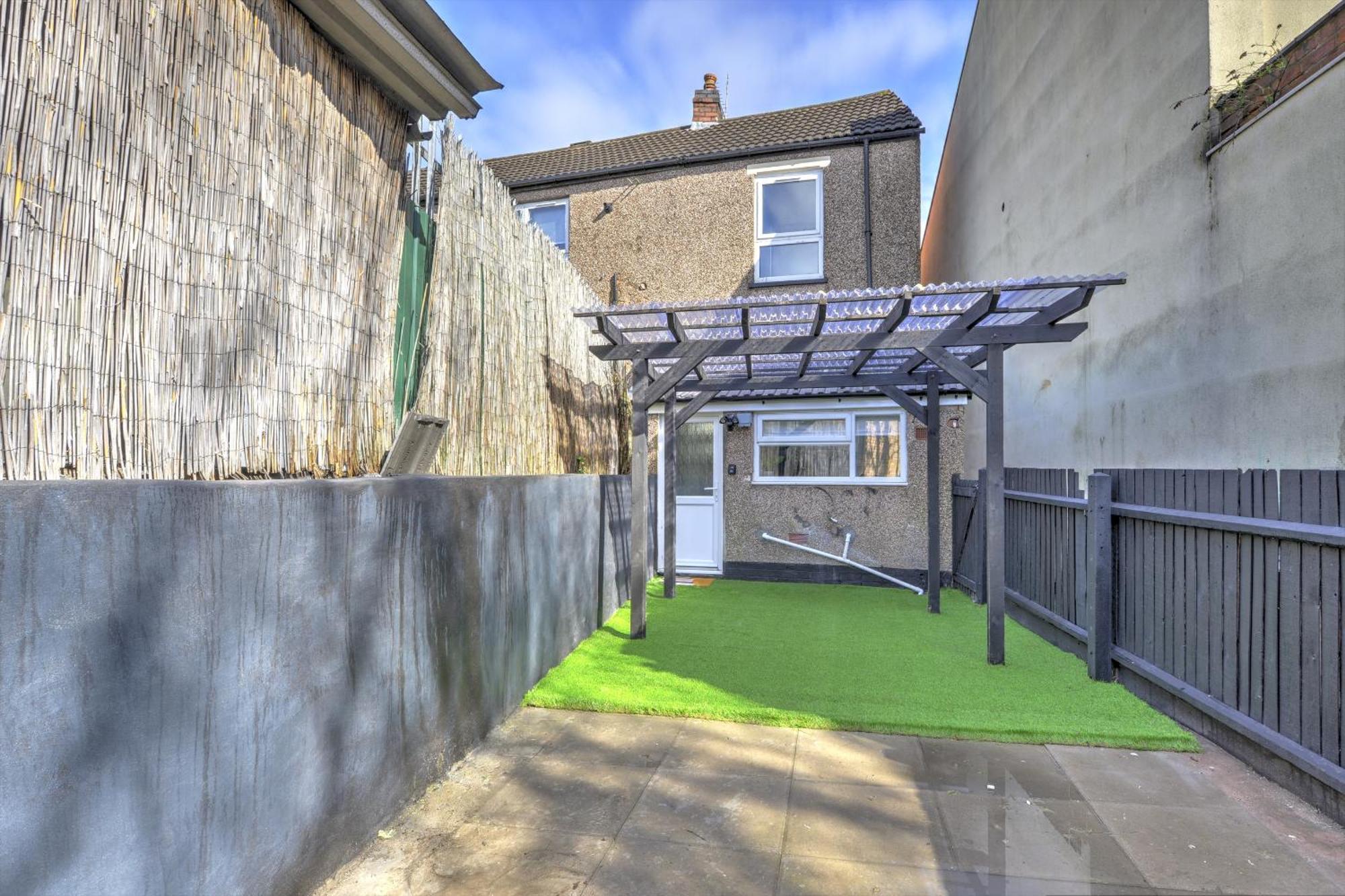 4 Bedrooms Homely House With Garden- Sleeps 9 Comfortably With 6 Comfortable Beds, Free Street Parking, Business Travellers, Contractors, & Holiday-Goers, Coventry, Near All Major Transport Links In Coventry And Motorway Exterior foto